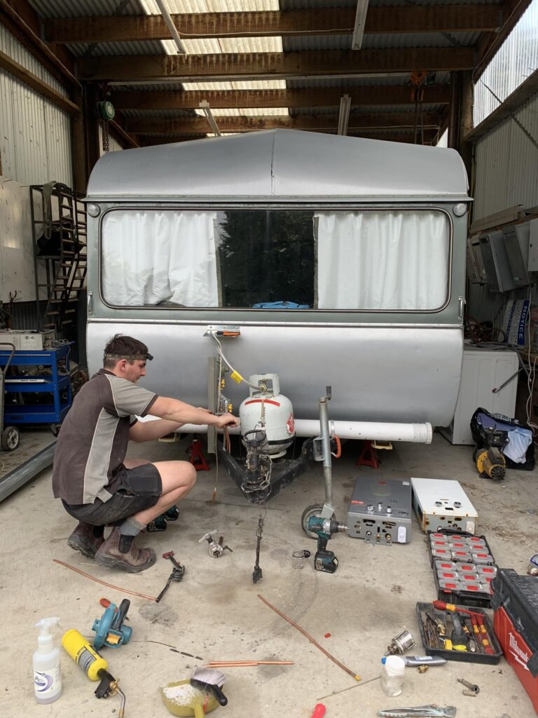 selwyn-gasfitters-caravan-01