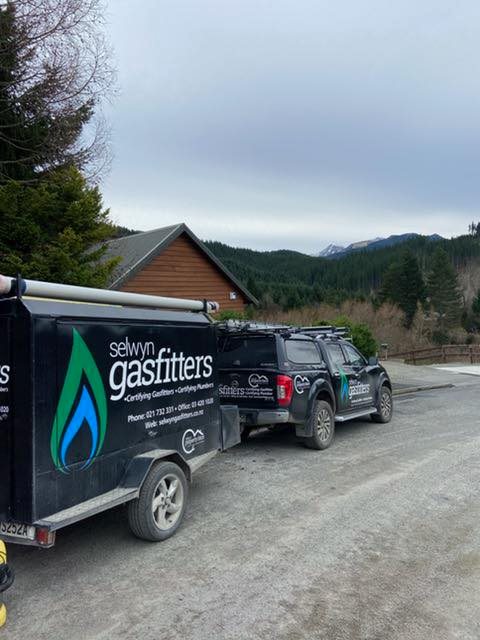 selwyn_gasfitters-truck-trailer-01